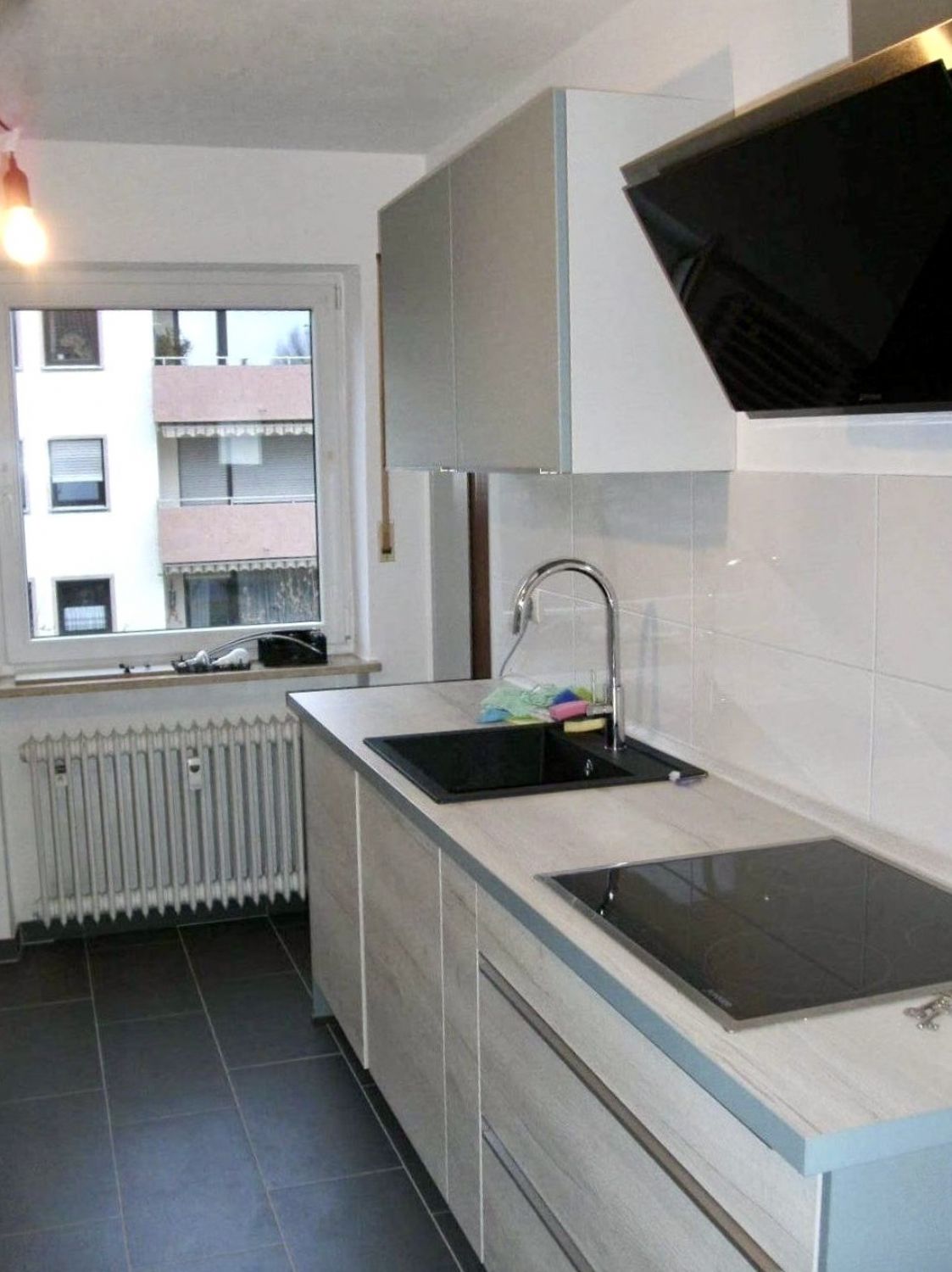 Große Wohnküche mit ablösbarer Einbauküche für 2.000,-- EUR