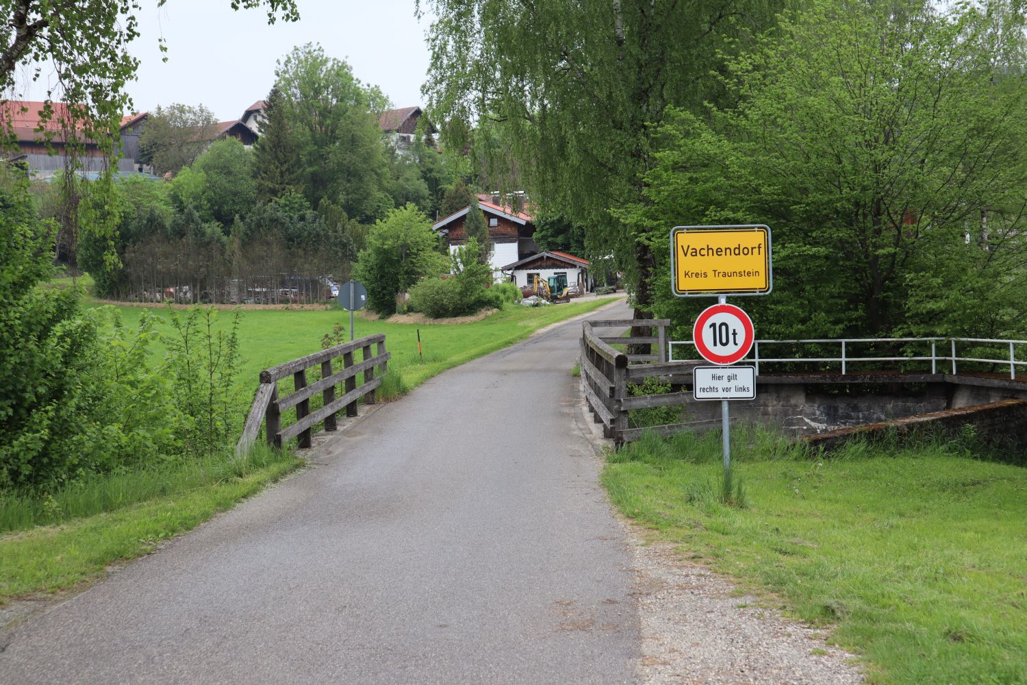 Ortseinfahrt Vachendorf