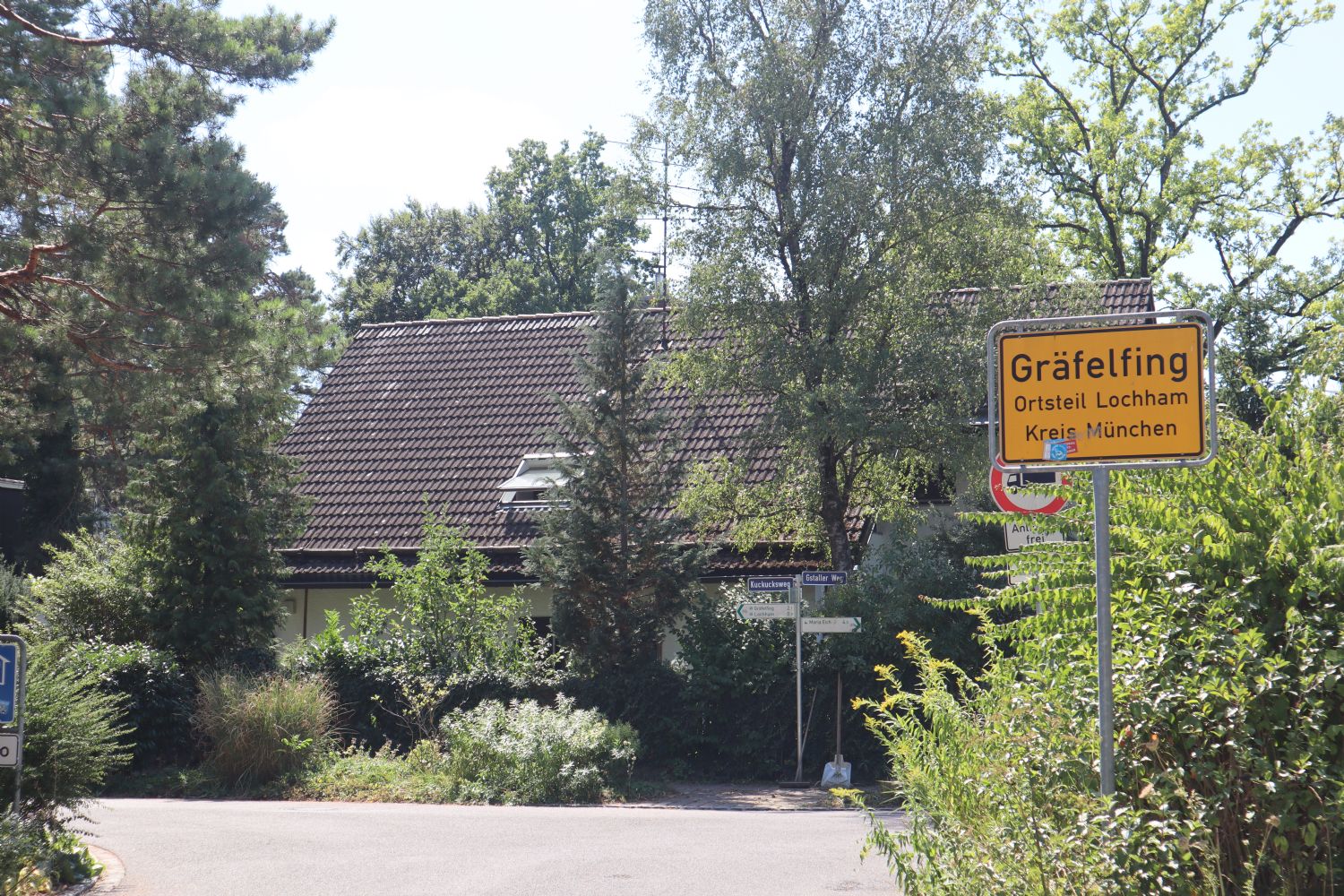 Ortsschild von Gräfelfing mit Ortsteil Lochham/Mü.-Pasing